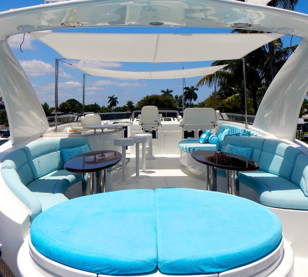 Yacht LE REVE By Lazzara - Sundeck