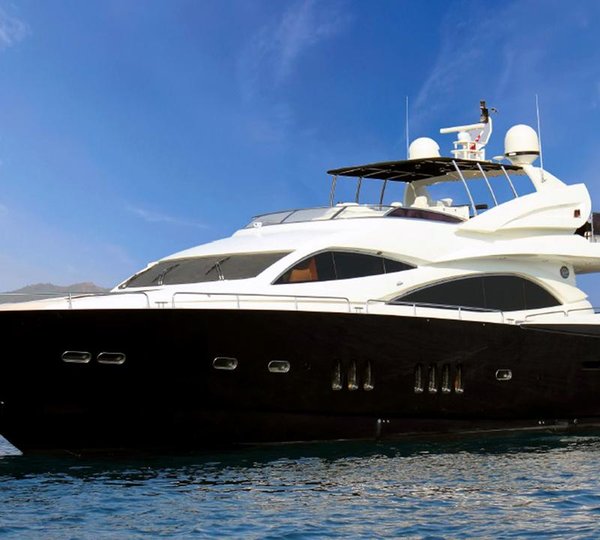 Yacht LEADING FEARLESSLY A Sunseeker 90