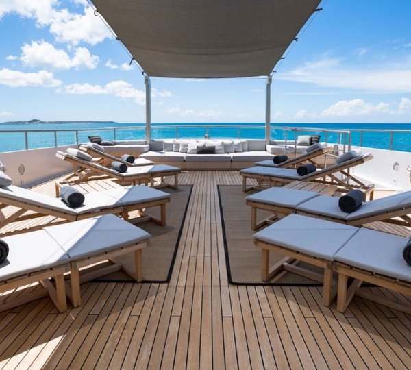 Yacht MARIU - Sundeck With Sunbeds