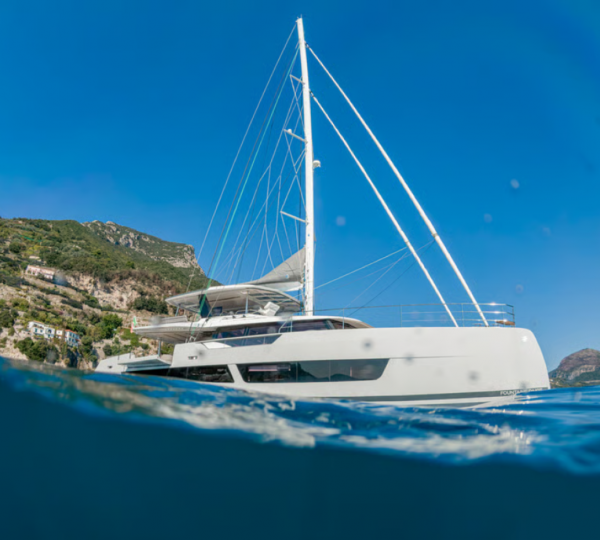 Yacht Preview From Underwater