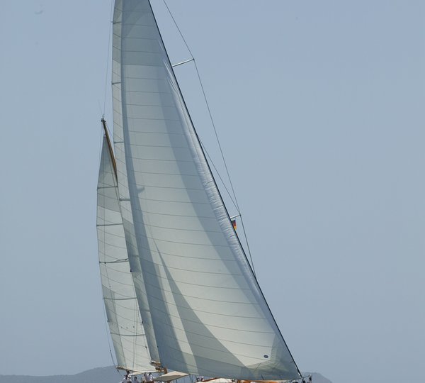Yacht TIZIANA By Abeking & Rasmussen & Sparkman & Stephens - Sailing Bow