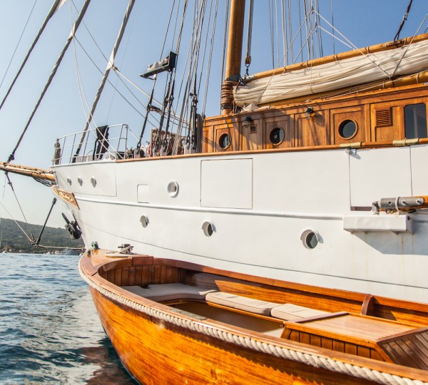 Yacht TRINAKRIA With Tender