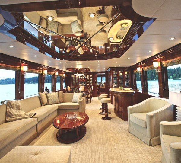 Yacht SEA YOU LATER Salon