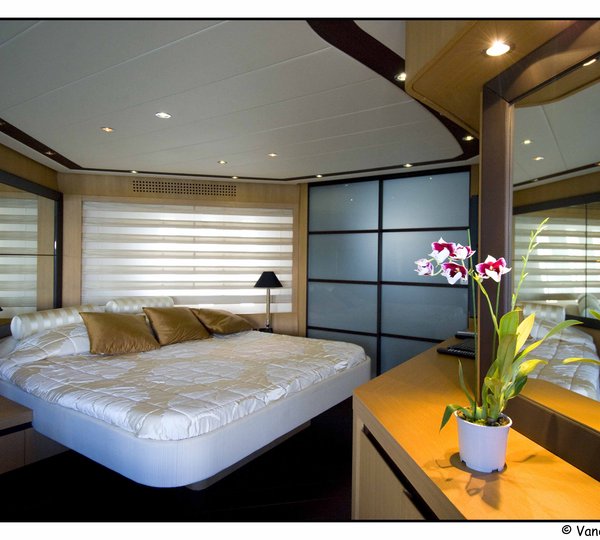 27m Pershing 90 Maximo  - master