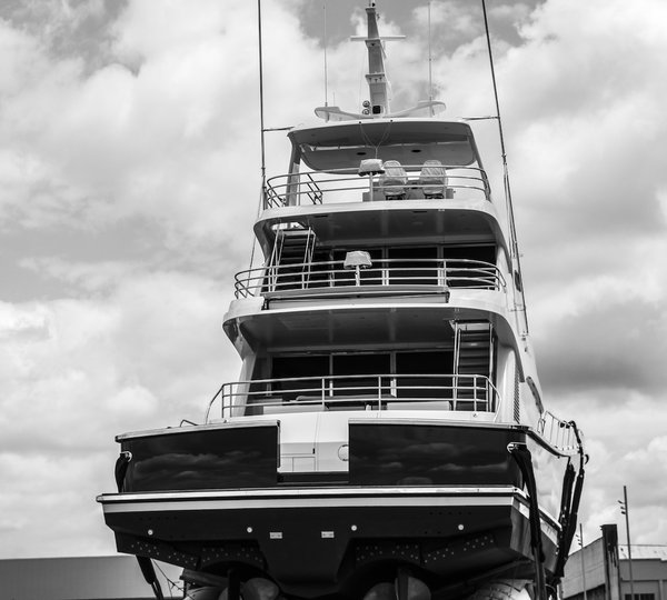 Yachting Developments Hull 1015
