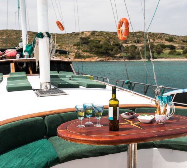 Cocktails on the foredeck