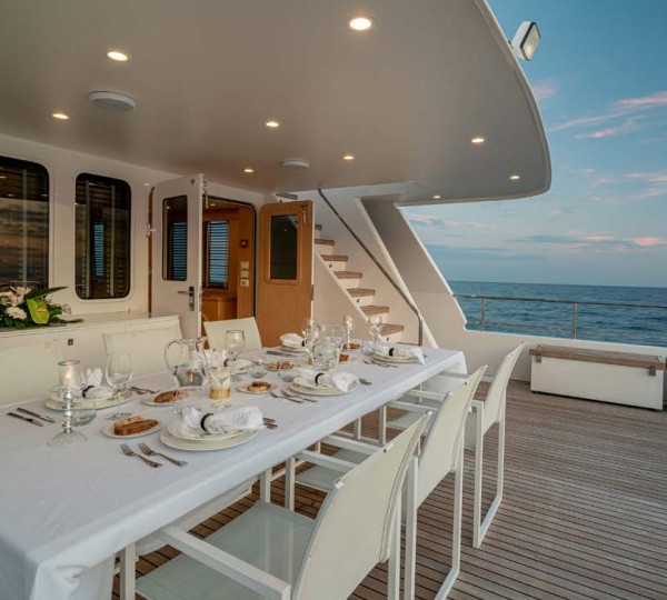 Af Deck Dining Set Up