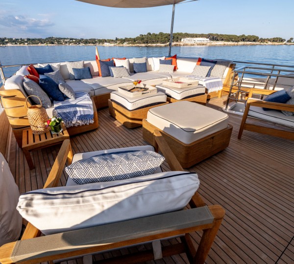 Aft Deck - Sitting Area