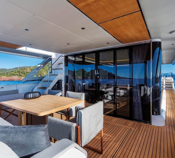 Aft Deck Alfresco Dining - Sistership