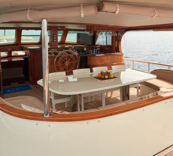 Aft Deck Alfresco Dining Area