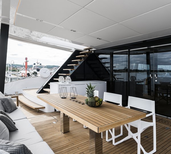 Aft Deck Dining Alfresco