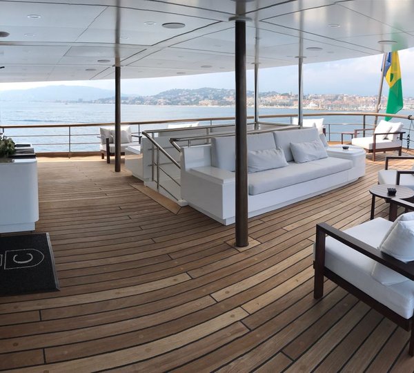 Aft Deck Lounging And Seating