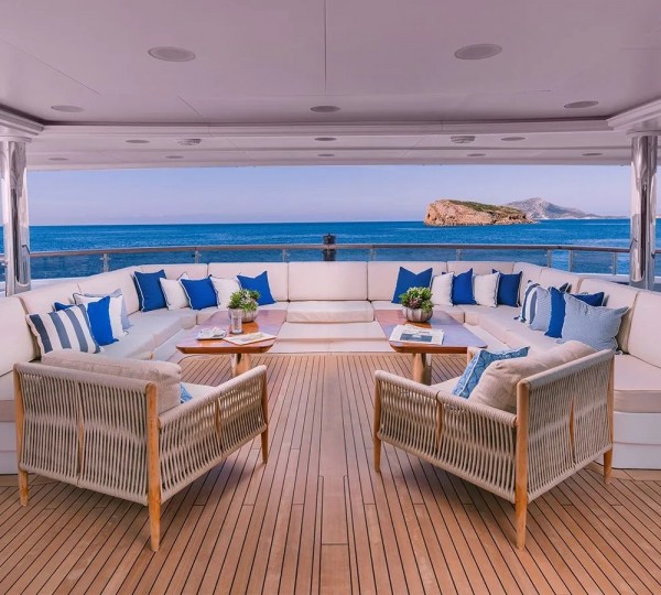 Aft Deck Seating On The Exterior