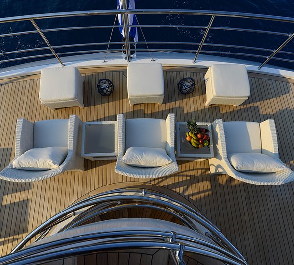 Aft Deck Seating To Relax