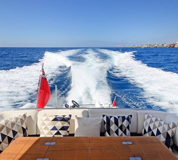 Aft Deck Table And Seating