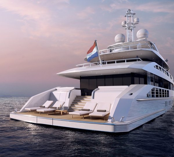 Aft Design With Wide Stairway