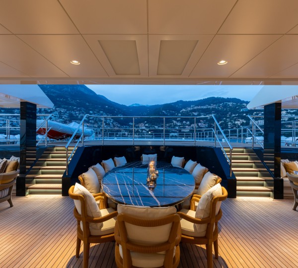 Aft Dining Area Al Fresco