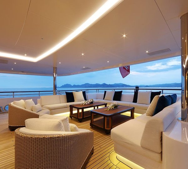 Aft Main Deck Seating