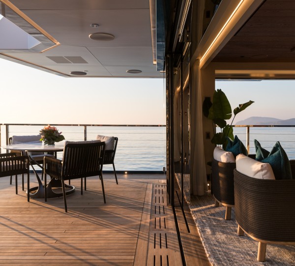 Aft Seating And Table - Photo Jeff Brown