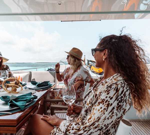 Al Fresco Dining - Lifestyle