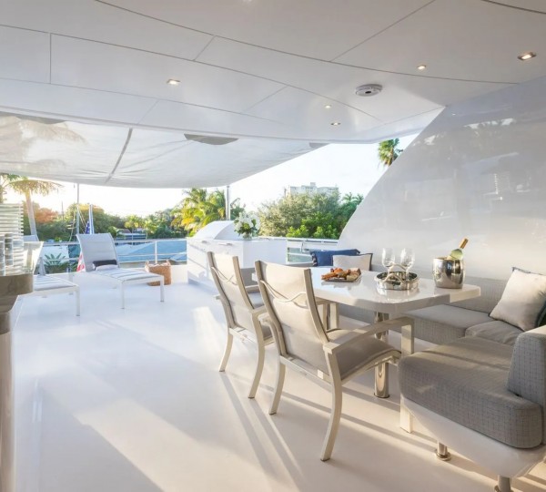 Al Fresco Dining On Sun Deck