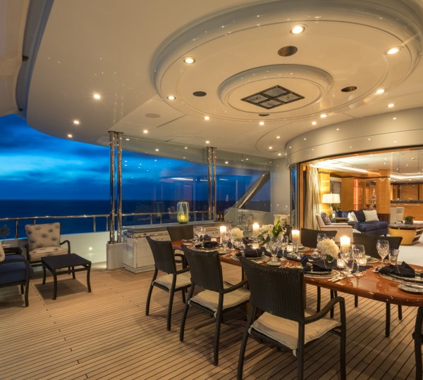 Al Fresco Dinner Set Up