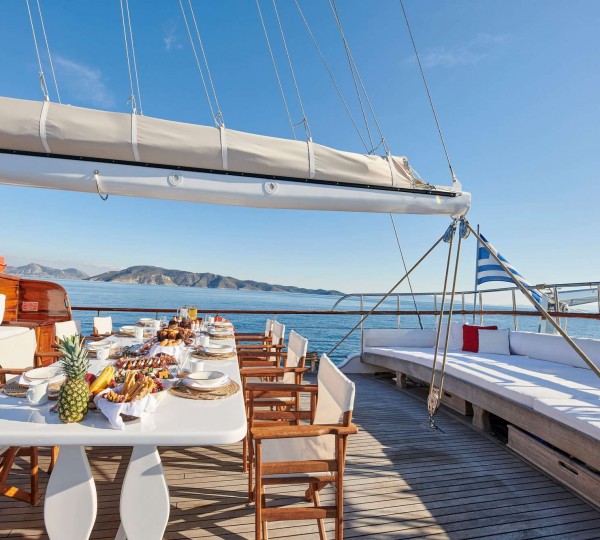 Alfresco Dining On Deck