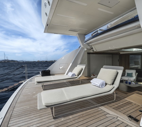 Beach Club - Sunloungers