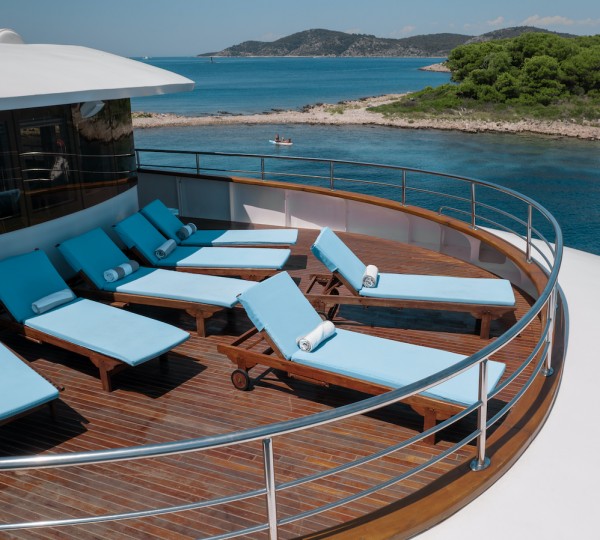 Bow - Sunbahting Area