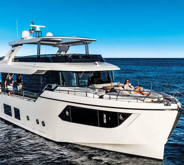 Bow At Anchor - Sistership