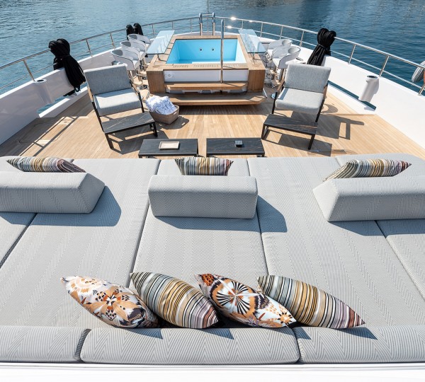 Bow Sunbathing And Jacuzzi