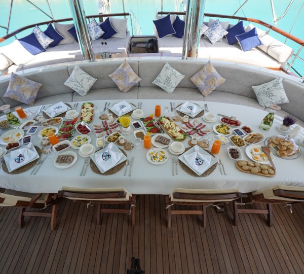 Breakfast At Prenses Esila Gulet