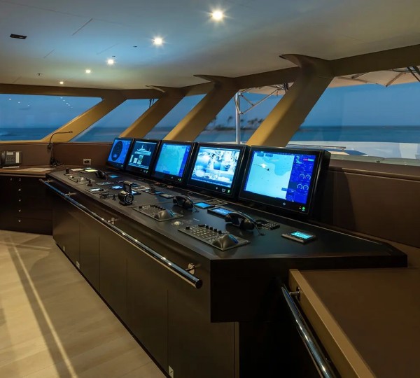 Bridge  - Photo © Heesen Yachts