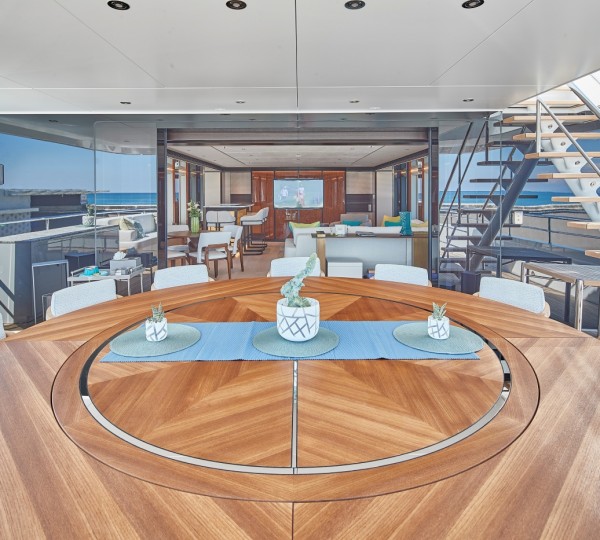 Bridge Deck Aft Dining Area