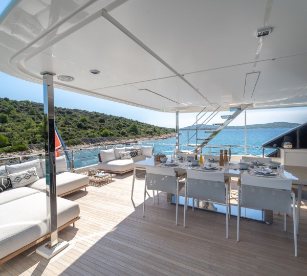 Bridge Deck Dining Aft