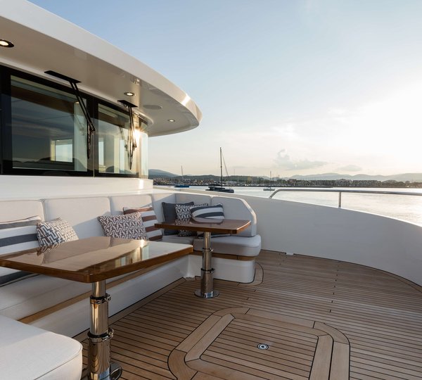 Bridge Deck Forward Bow