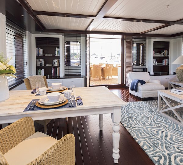 Bridge Deck Salon Table And Sofa