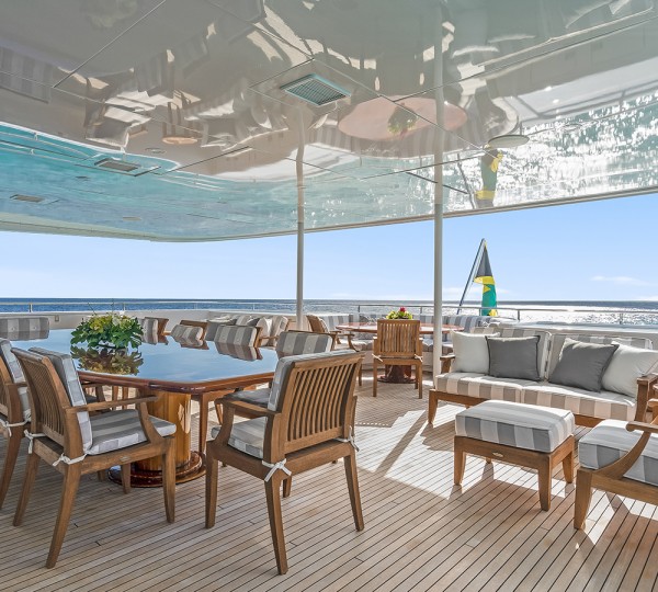 Bridgedeck - Aft Deck Alfresco Dining Area
