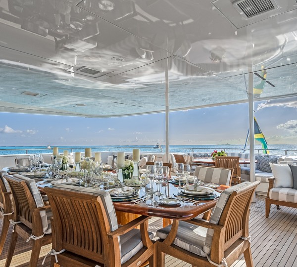 Bridgedeck - Alfresco Dining Set Up