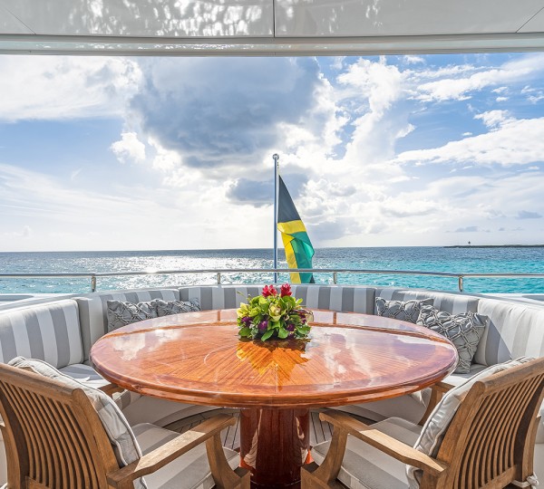 Bridgedeck - Deck Alfresco Seating Area