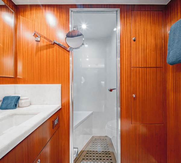 Bunk Ensuite Vanity