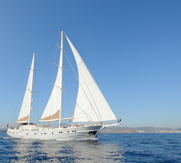 Charter Yacht Queen Of Salmakis