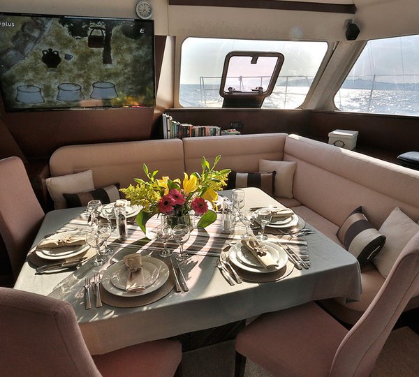 Charter Catamaran Anassa Interior Dining
