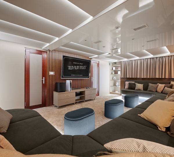 Cinema Room - © Ivanisevicivan