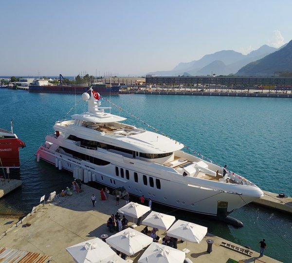 Cmb Superyacht Liquid Sky Launched