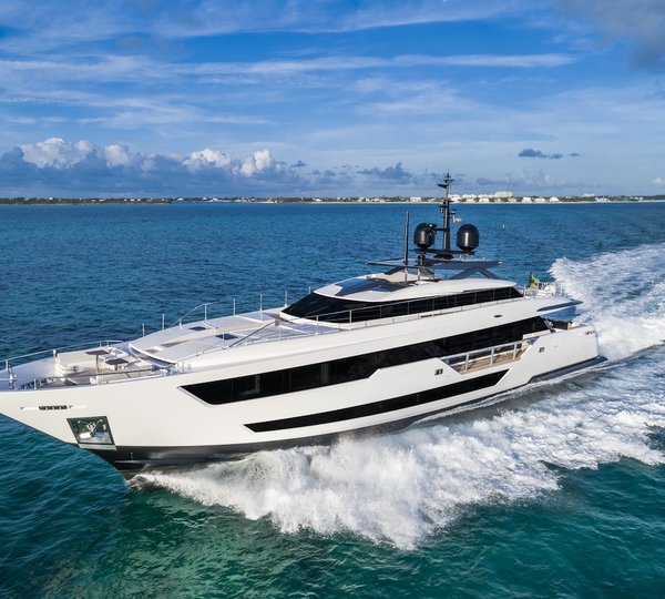 Custom Superyacht Running