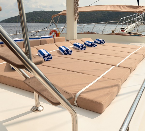 Deck Relaxation And Sunbathing Area