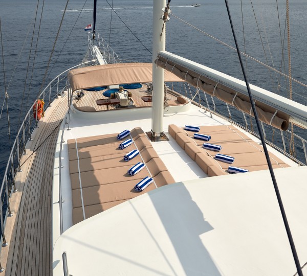 Deck Relaxation Area Sunbathing