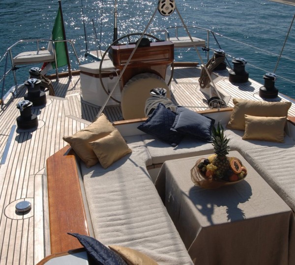 Deck With Sunbathing Area