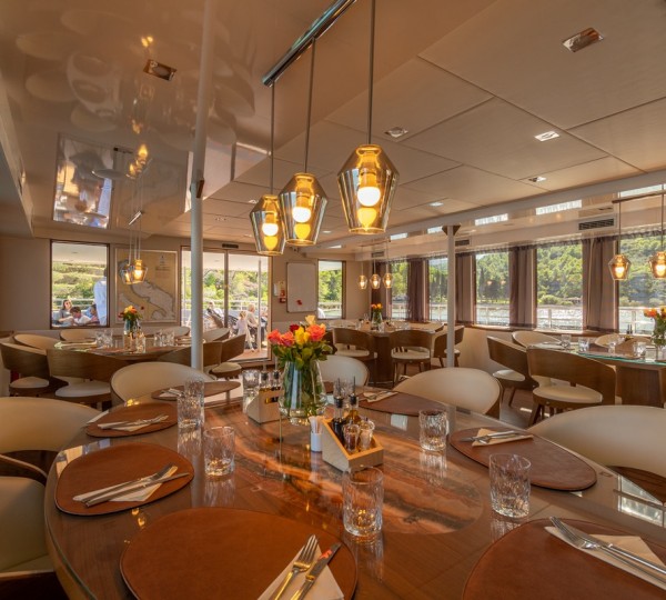 Dining Set Up - Elegant